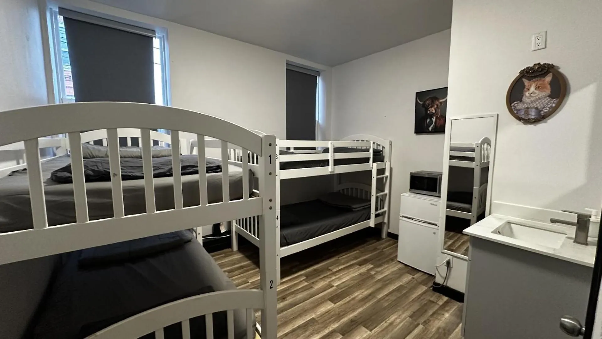 Queen Nest Hotel Toronto Canada