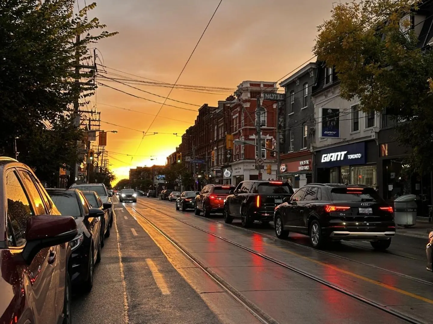 Queen Nest Hotel Toronto 2*,