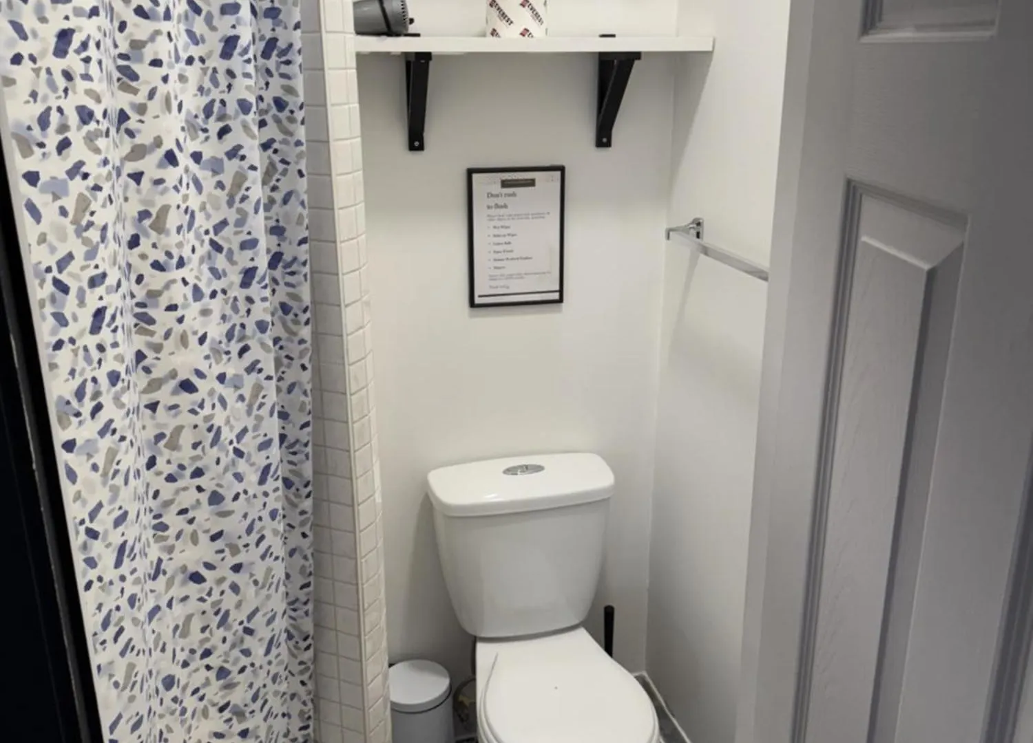 **  Queen Nest Hotel Toronto Canada