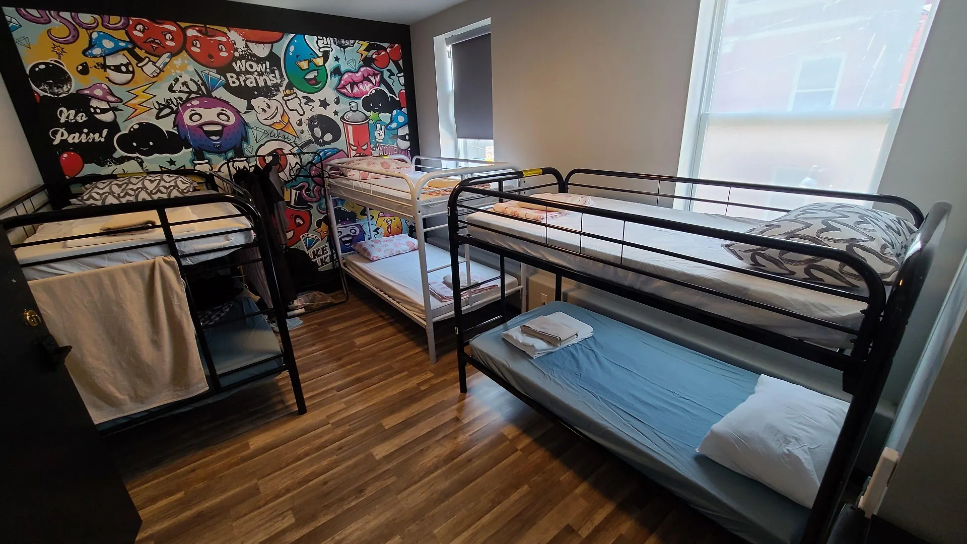 **  Queen Nest Hotel Toronto Canada