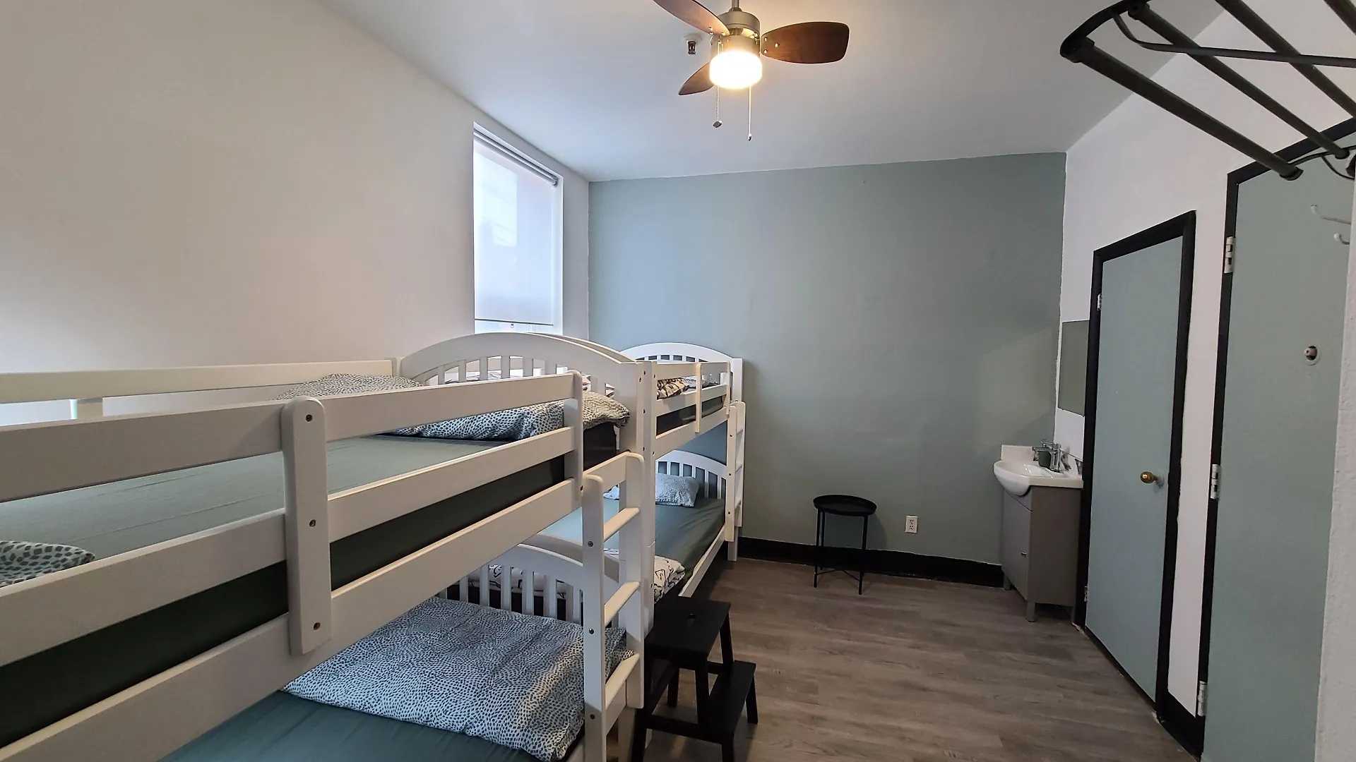 Queen Nest Hotel Toronto 2*,