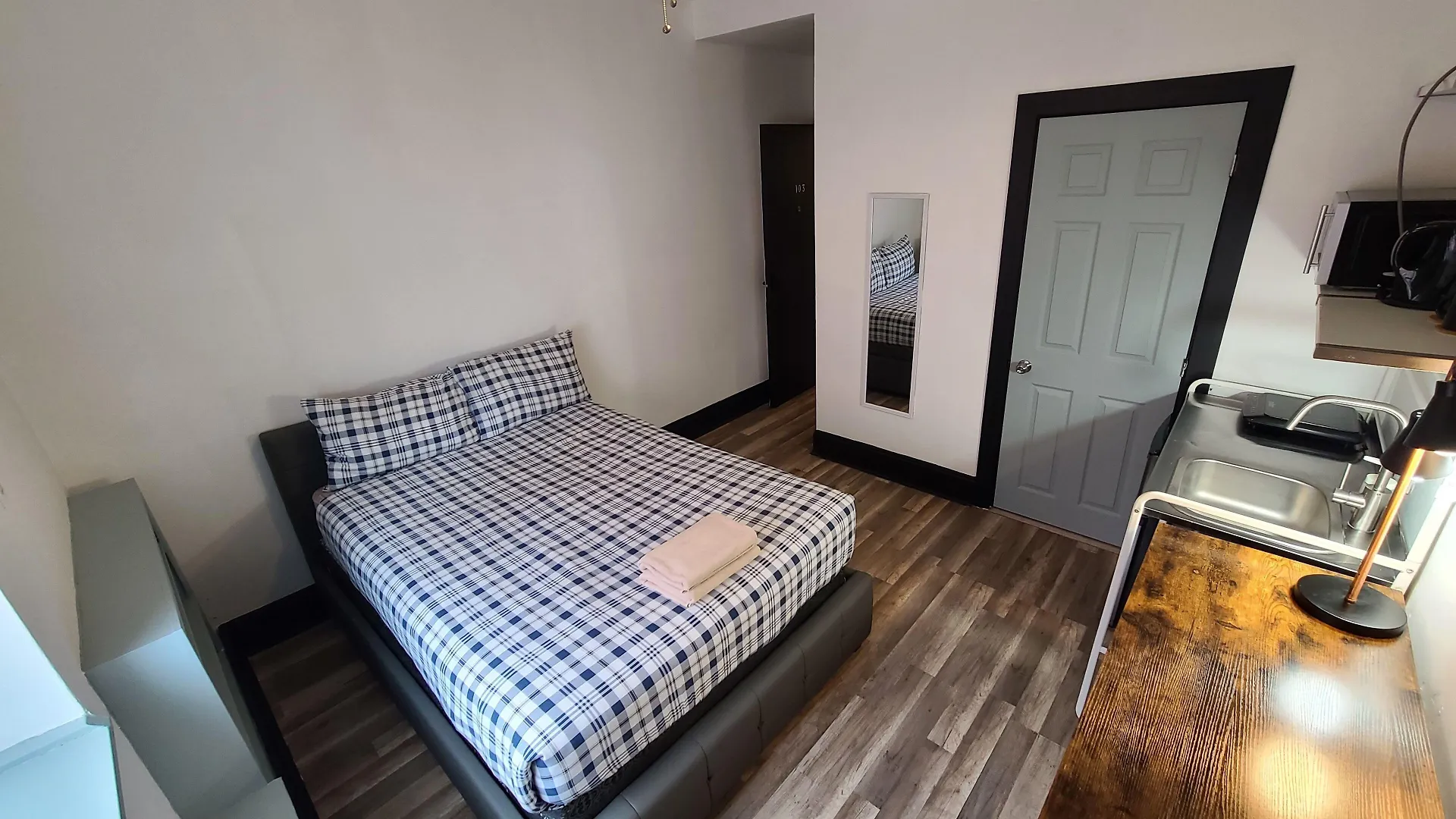 Queen Nest Hotel Toronto